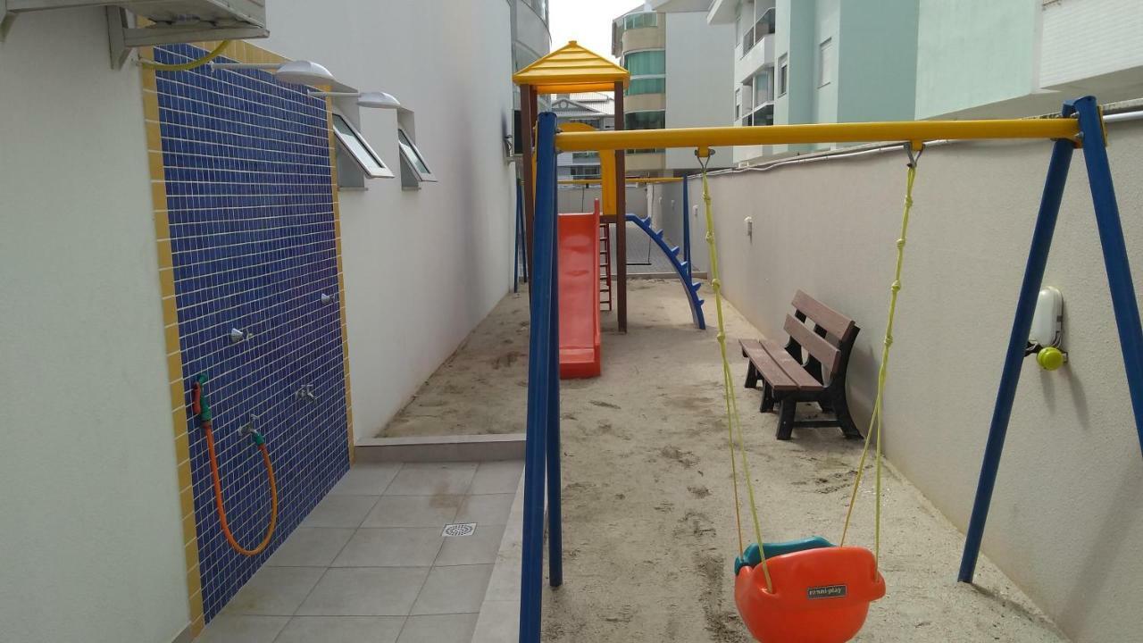 Apartamento Frente Para A Piscina A Uma Quadra Da Praia Florianopolis Exterior photo