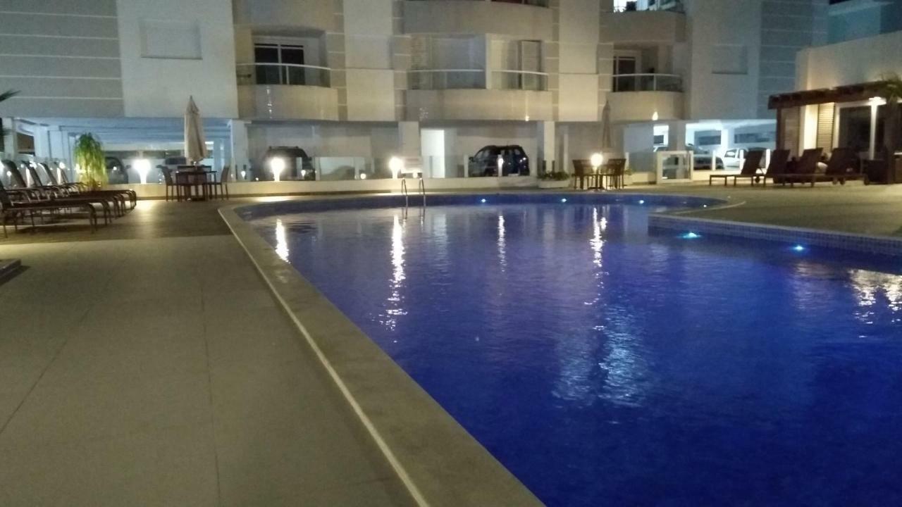 Apartamento Frente Para A Piscina A Uma Quadra Da Praia Florianopolis Exterior photo